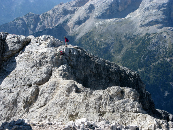 ausgesetzter Grat in den Dolomiten 